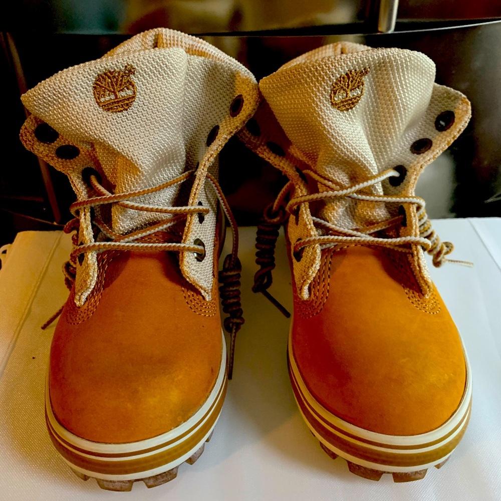 (SOLD) Timberland Boot